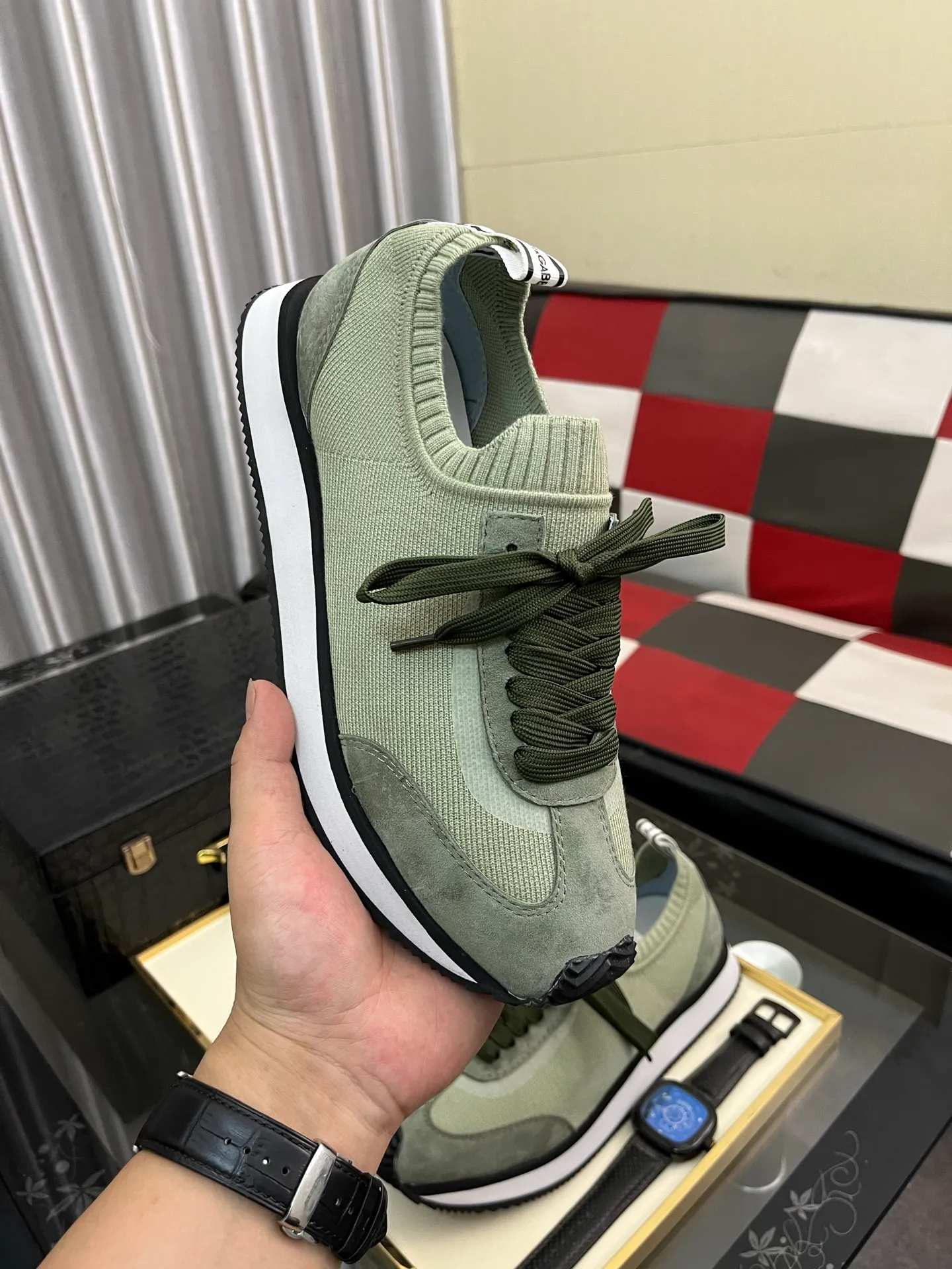 Men's Men's Shoes💰420⌚️⌚️••Dolce&Gabbana••DG✔️High-end men's sports and casual shoes. Original goods from top counters. Original imported cowhide, multi-material splicing design ➕Imported cowhide lining, cowhide feet ➕Original TPR elastic outsole. Size: 36-46🔟Colors available